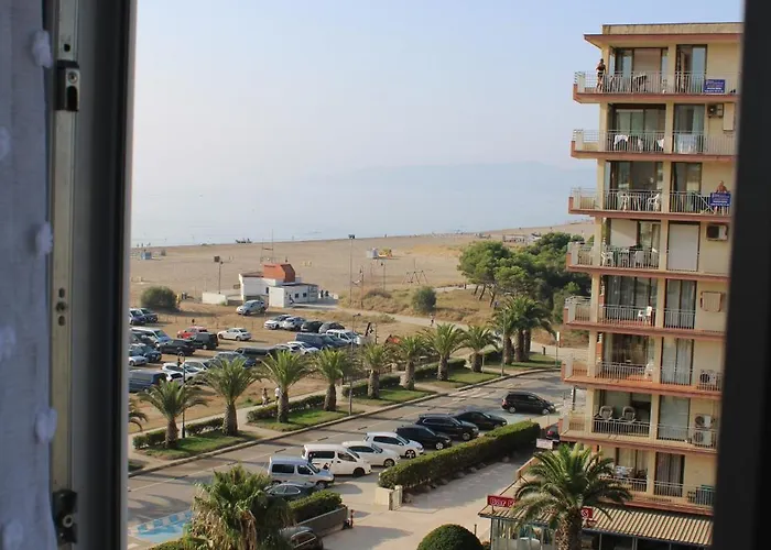 A Minute De La Plage! Apartment L'Estartit
