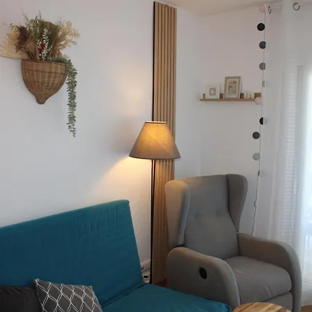A Minute De La Plage! Apartment