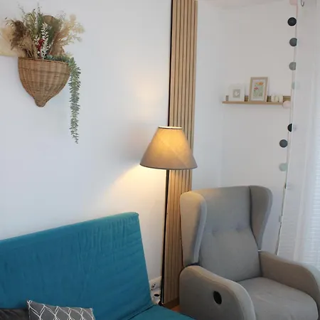 A Minute De La Plage! Apartment *